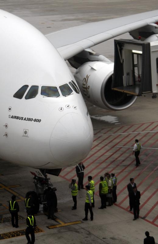 Airbus plant einen Airbus A380 XXL mit nochmal 200 mehr Sitzplätzen. Gefällt?