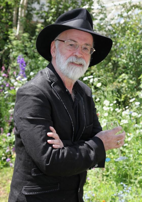 Der Alzheimerkranke Fantasyautor Terry Pratchett kämpft für das Recht auf Sterbehilfe - wie steht Ihr zu diesem Thema?