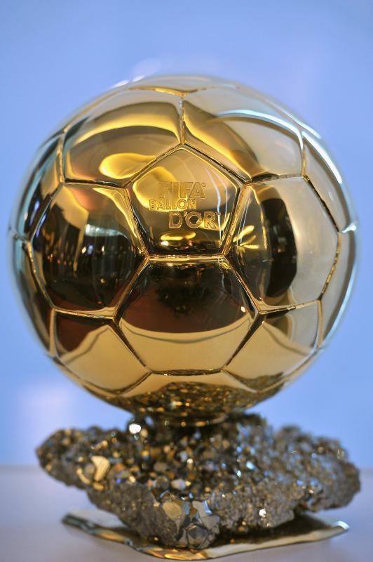 Wen sollte die FIFA zum Weltfußballer des Jahres wählen?