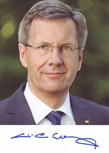 Sollte Bundespräsident Christian Wulff zurücktreten?