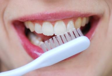 Zähne putzen - wie oft am Tag putzt ihr eure Zähne?