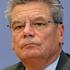 Joachim Gauck wird neuer Bundespräsident , obwohl Angela Merkel zunächst nicht so begeistert von der Entscheidung war.