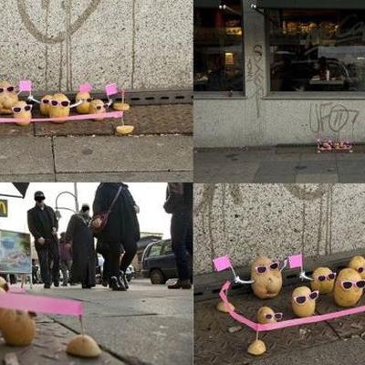 Protesting Potatoes einfach weggefegt. Verletzt das die Würde der Kartoffel?