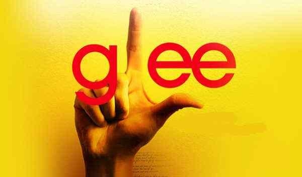Nach dem unerwarteten Tod von Glee-Star Cory Monteith, steht die komplette Serie in Gefahr! Wird Glee abgeschafft?