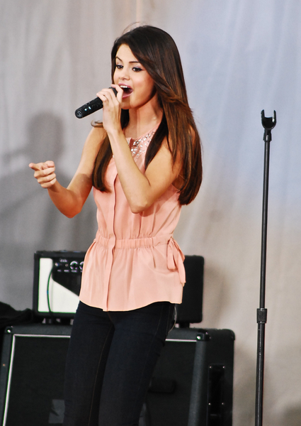 Selena Gomez ~ lacki der 2.