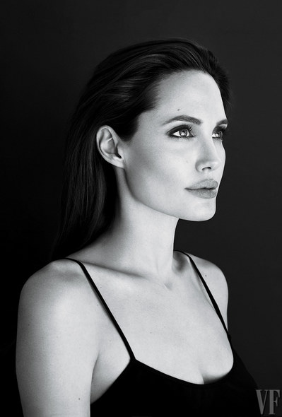 Angelina Jolie - Tim15