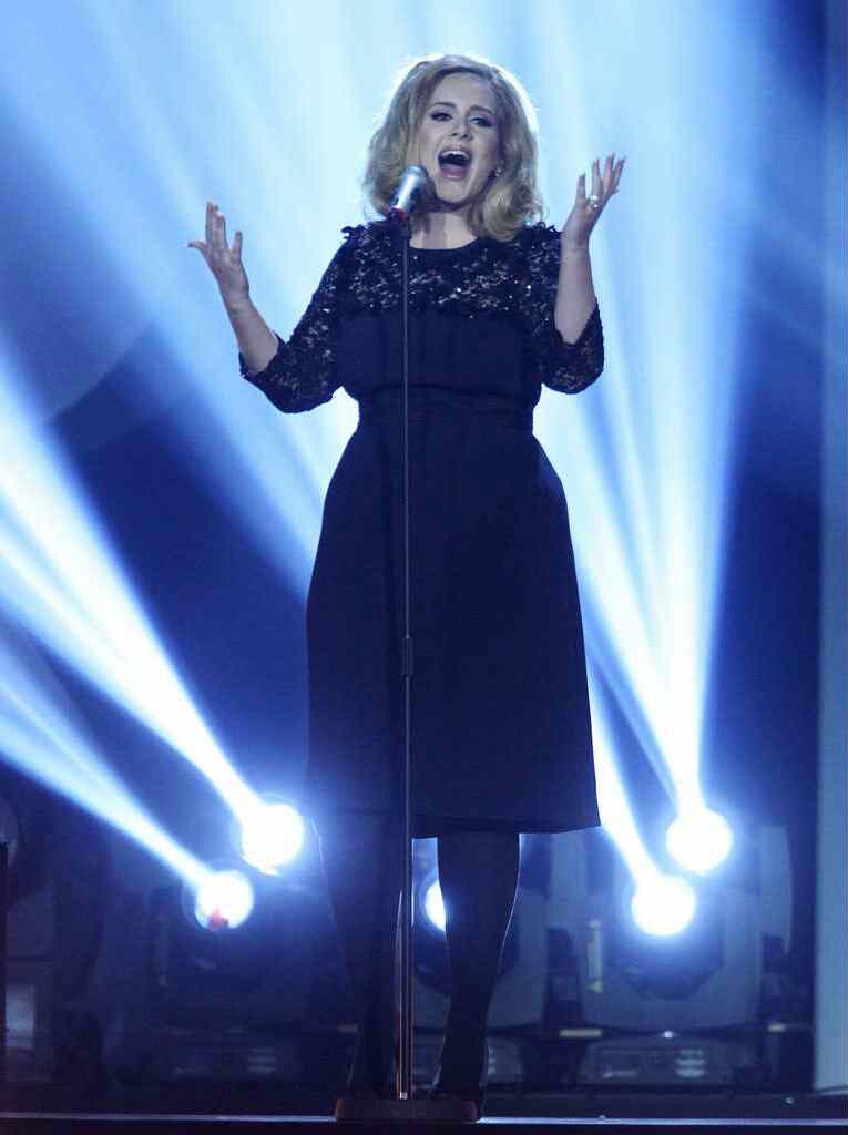 Adele singt "Last Friday Night" von Katy Perry