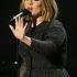 Adele singt "Into You"